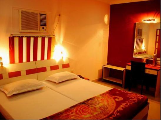 Fabexpress Neeranand Regency - Fully Vaccinated Staff Hotel Kalkutta Szoba fotó